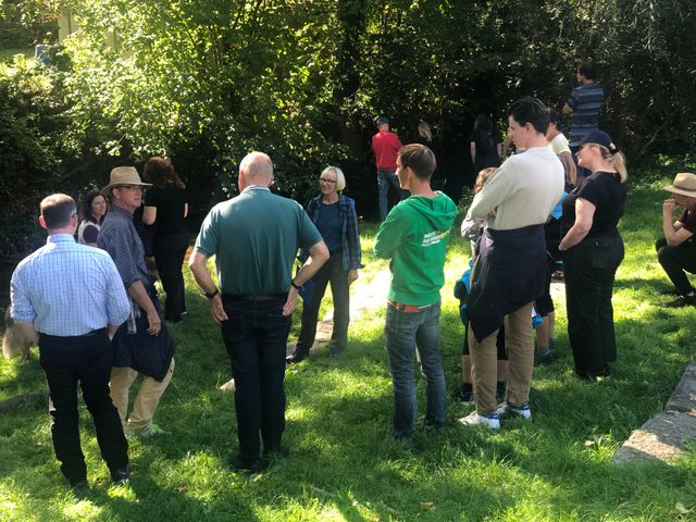 Der Zipfelbach verbindet