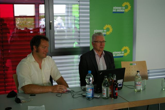 Neckarufer: Dornröschen wird wachgeküßt