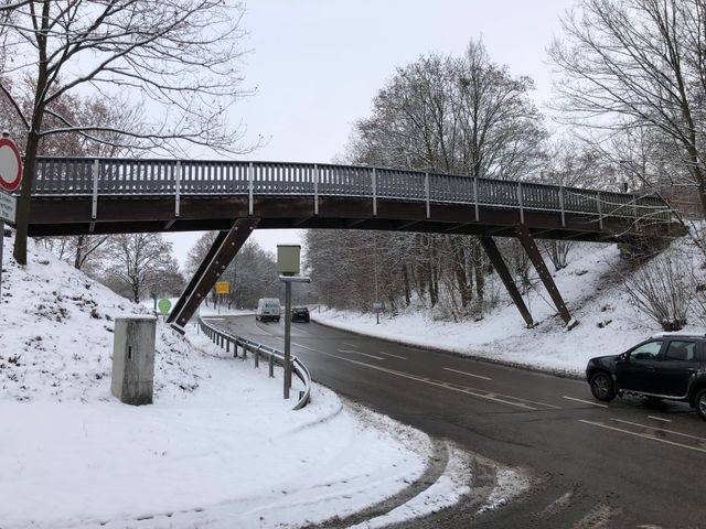 Neue Geh- und Radwegbrücke in Hochberg