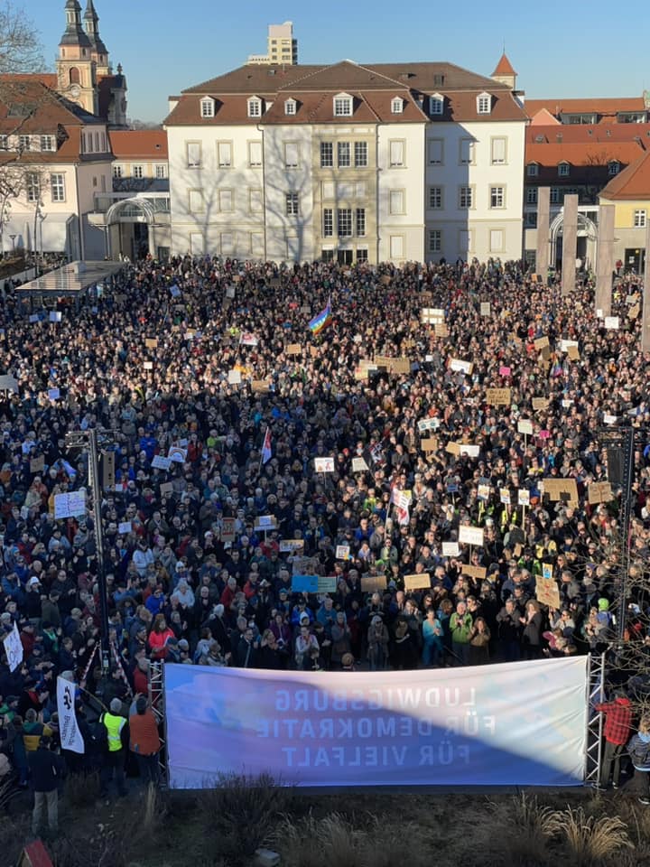 30 % - Ich – Sie - ? Fakten vs. Populismus