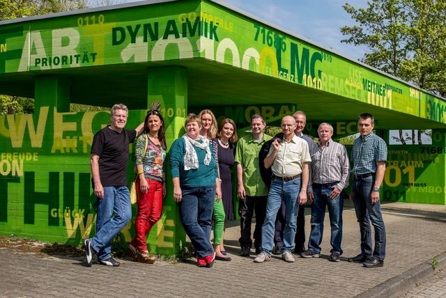 Einberufung eines Runden Tisches bezüglich der überhand nehmenden „Elterntaxis“ vor den Schulen